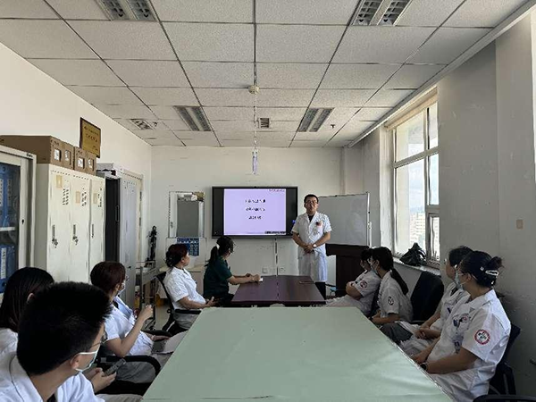 内科专业基地召开教学小组会议